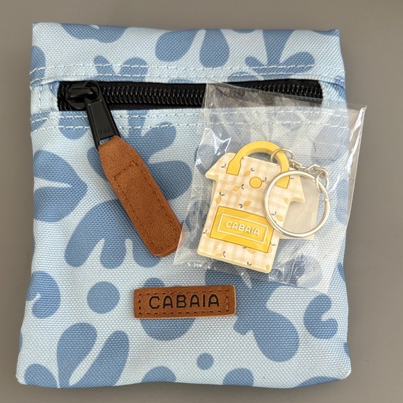 Blue Floral Cabaia Pouch with Keychain NEW - Picture 1 of 4